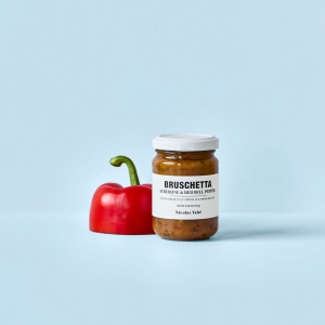 Nicolas Vahé Bruschetta, Aubergine & red bell pepper